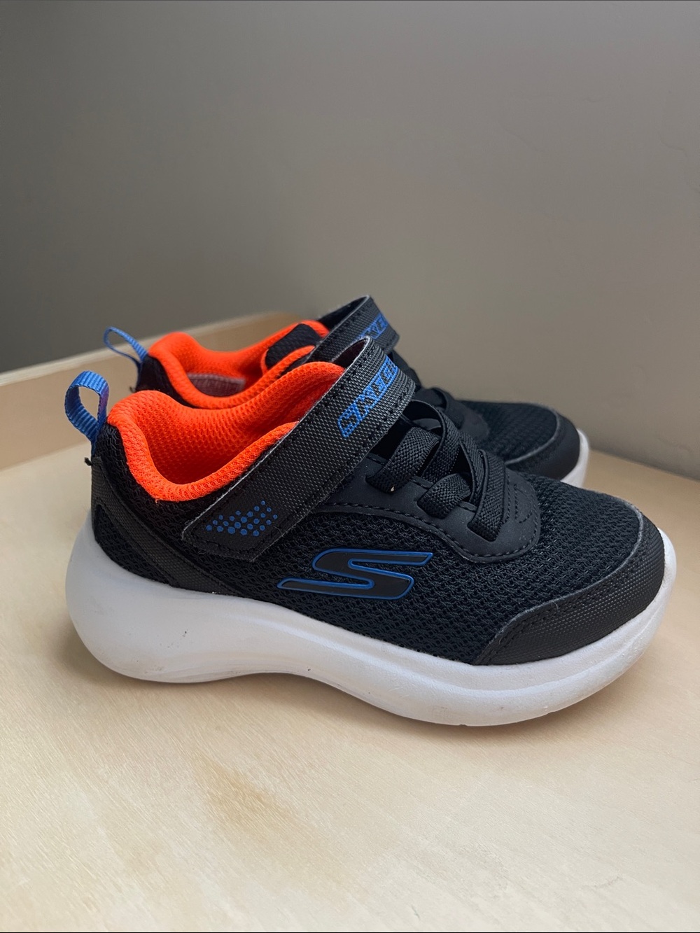 Skechers Kids Sneakers Size 8